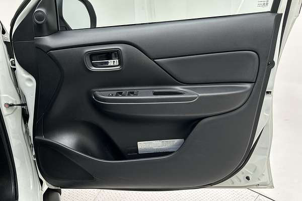 2023 Mitsubishi Triton GLX+ MR 4X4 thumb-17