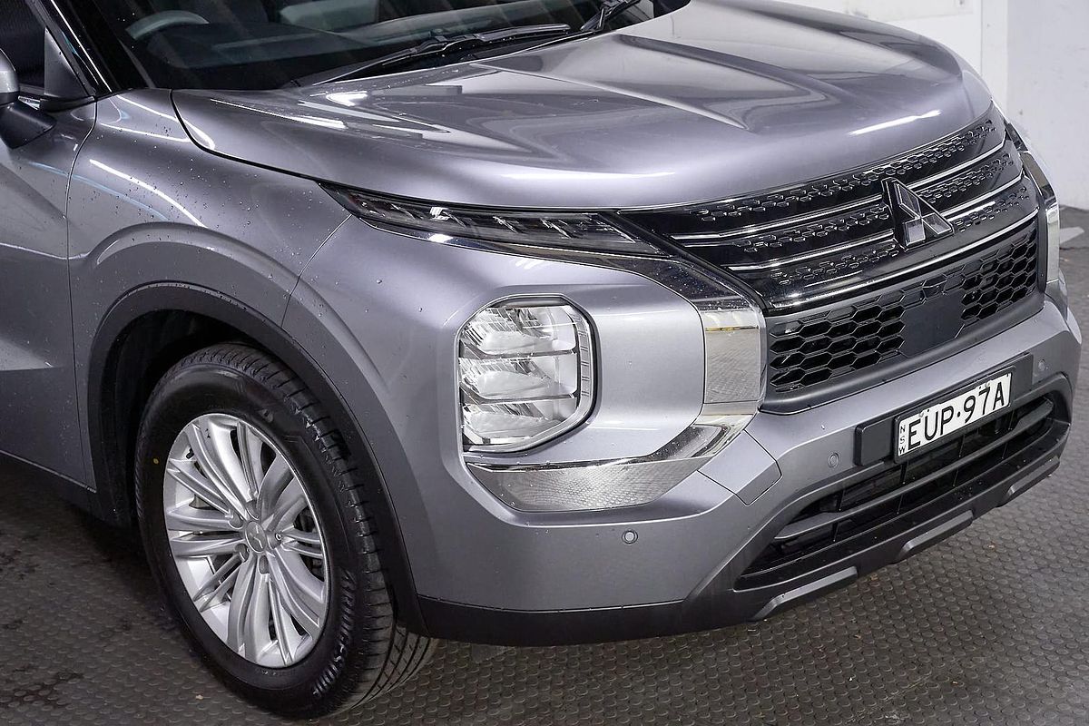 2022 Mitsubishi Outlander ES ZM