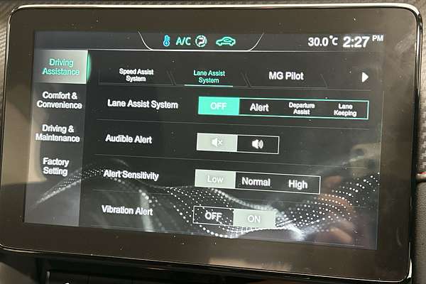 2024 MG ZST Excite thumb-17