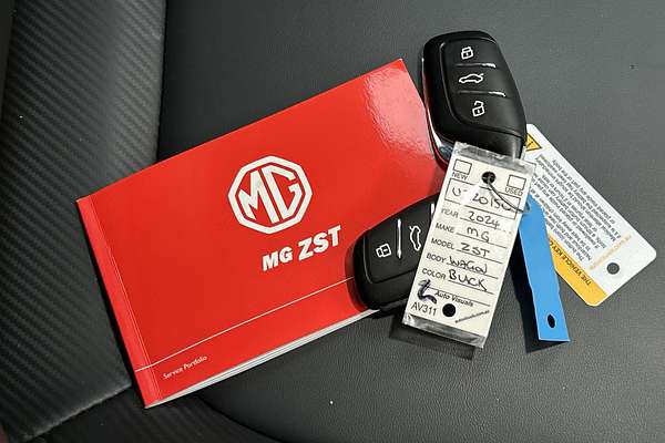 2024 MG ZST Excite thumb-22