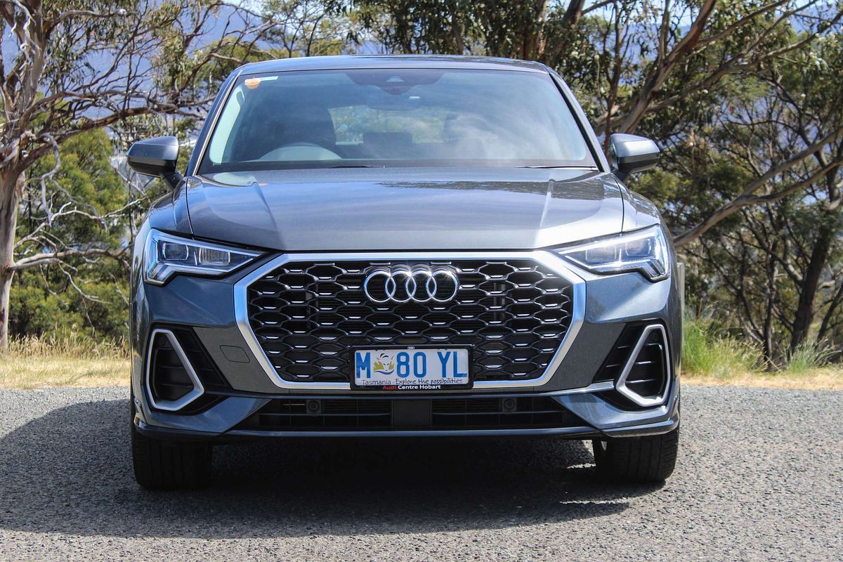 2024 Audi Q3 35 TFSI S line F3