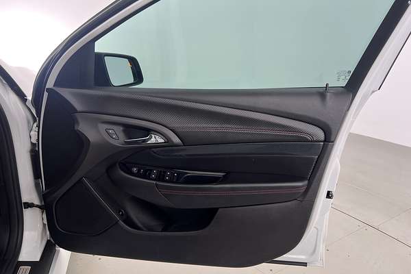 2016 Holden Commodore SV6 Black VF Series II thumb-9