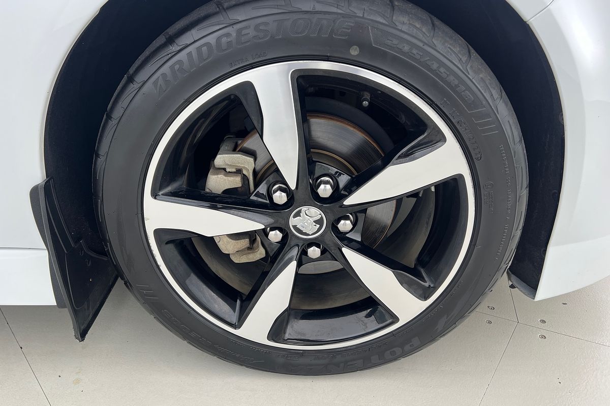 2016 Holden Commodore SV6 Black VF Series II