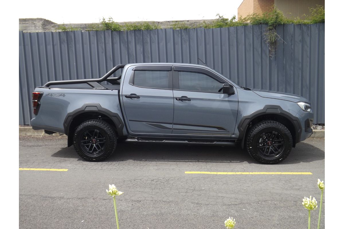 2025 Isuzu D-MAX BLADE 4X4