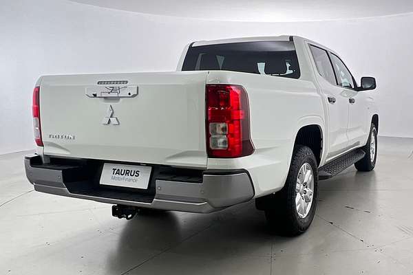 2024 Mitsubishi Triton GLX+ MV 4X4 thumb-4