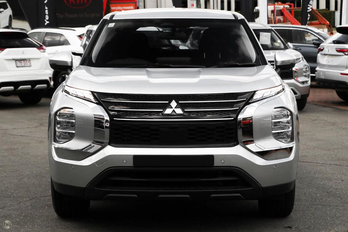 2025 Mitsubishi Outlander ES ZM