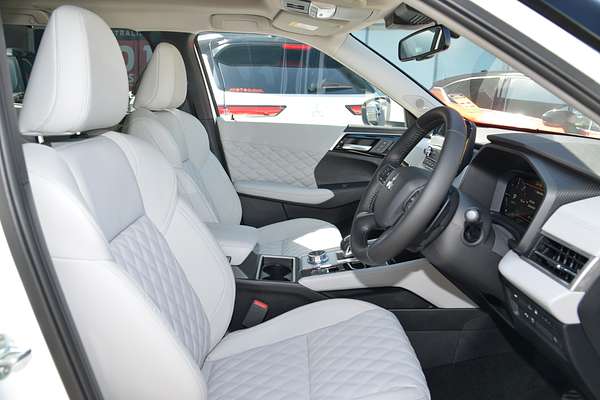 2024 Mitsubishi Outlander PHEV Exceed ZM thumb-9