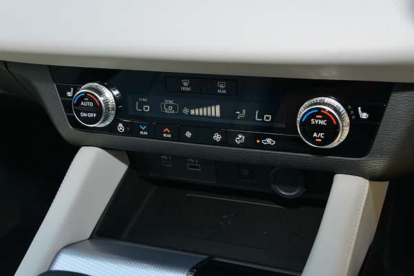 2024 Mitsubishi Outlander PHEV Exceed ZM thumb-13