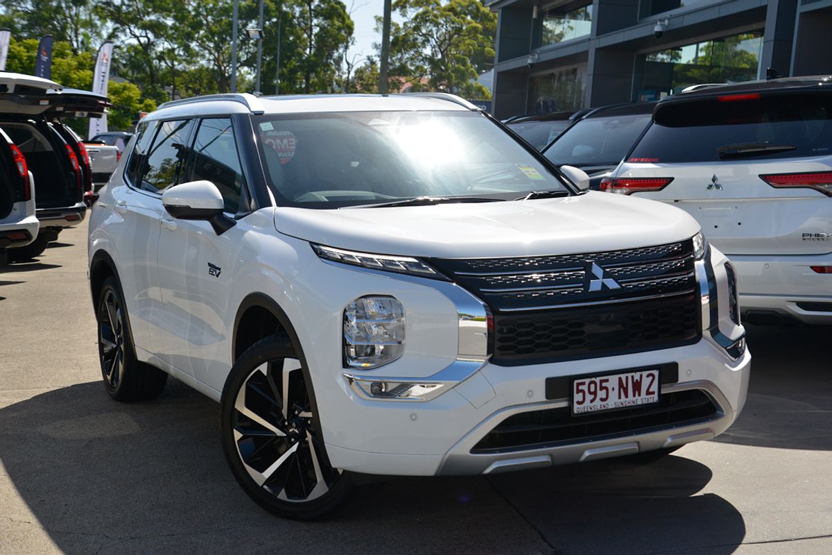 2024 Mitsubishi Outlander PHEV Exceed ZM
