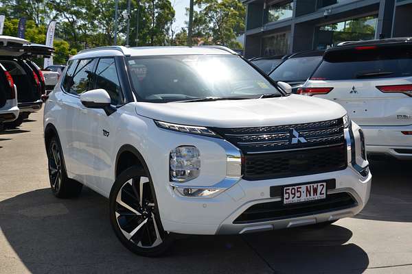 2024 Mitsubishi Outlander PHEV Exceed ZM thumb-0