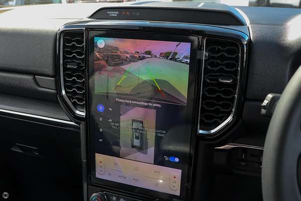 2025 Ford Everest Trend 2.0L thumb-11