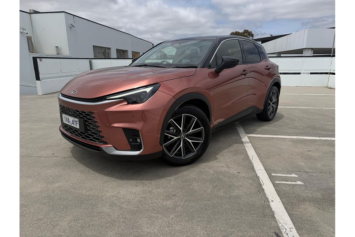 2024 Lexus LBX Luxury MAYH10R