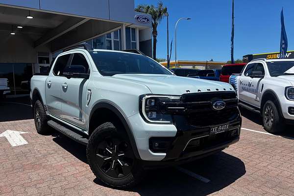 2025 Ford Ranger PHEV Stormtrak 4X4 2.3L thumb-0
