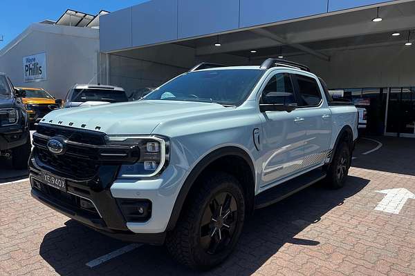 2025 Ford Ranger PHEV Stormtrak 4X4 2.3L thumb-1
