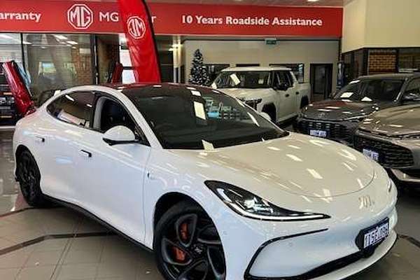 2025 MG IM5 Performance P12L