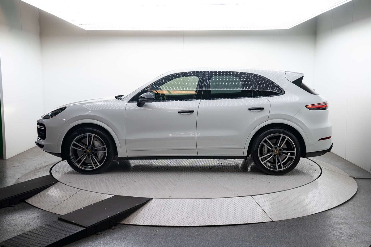2018 Porsche Cayenne Turbo 9YA