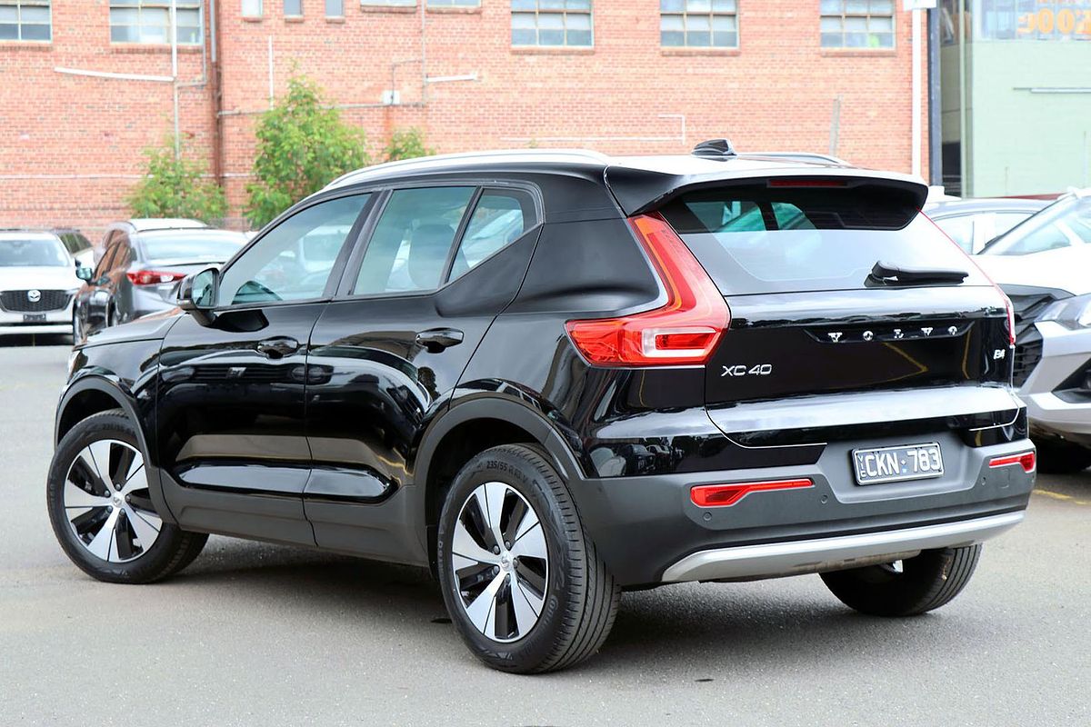 2023 Volvo XC40 Ultimate B4 Bright