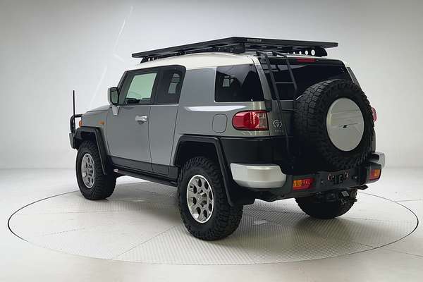 2012 Toyota FJ Cruiser GSJ15R thumb-8