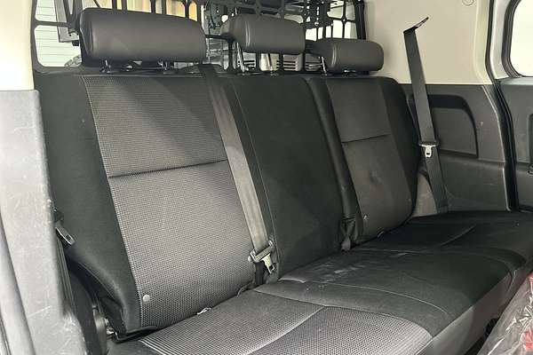 2012 Toyota FJ Cruiser GSJ15R thumb-11