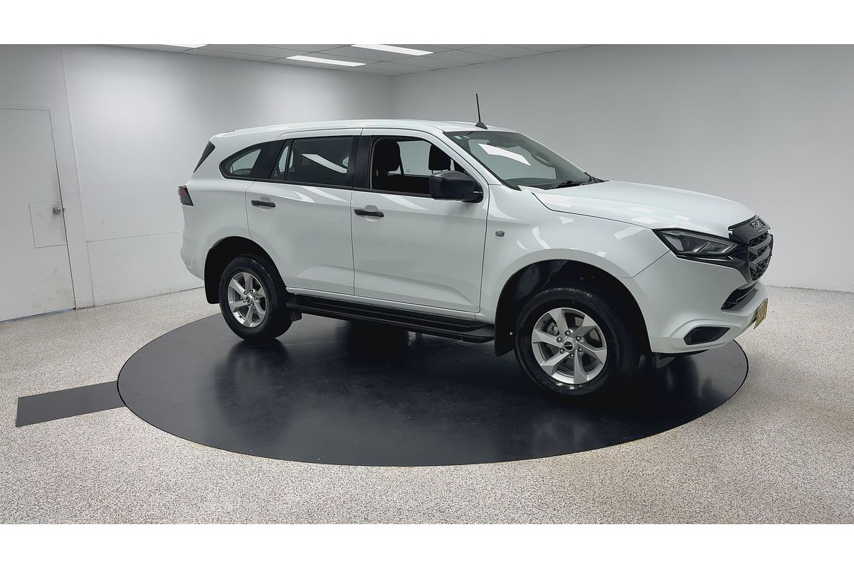 2023 Isuzu MU-X LS-M
