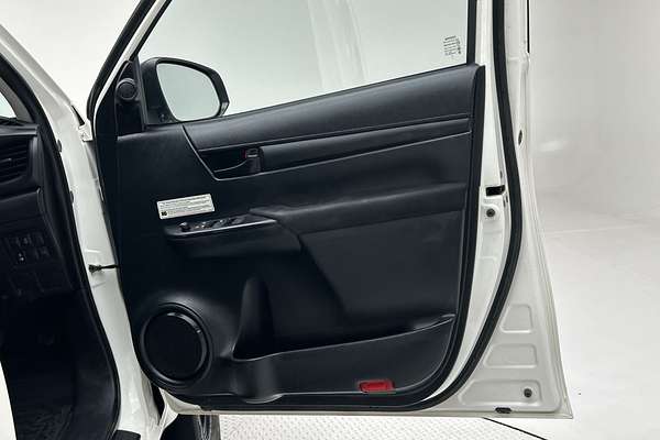 2022 Toyota Hilux SR GUN126R 4X4 thumb-18