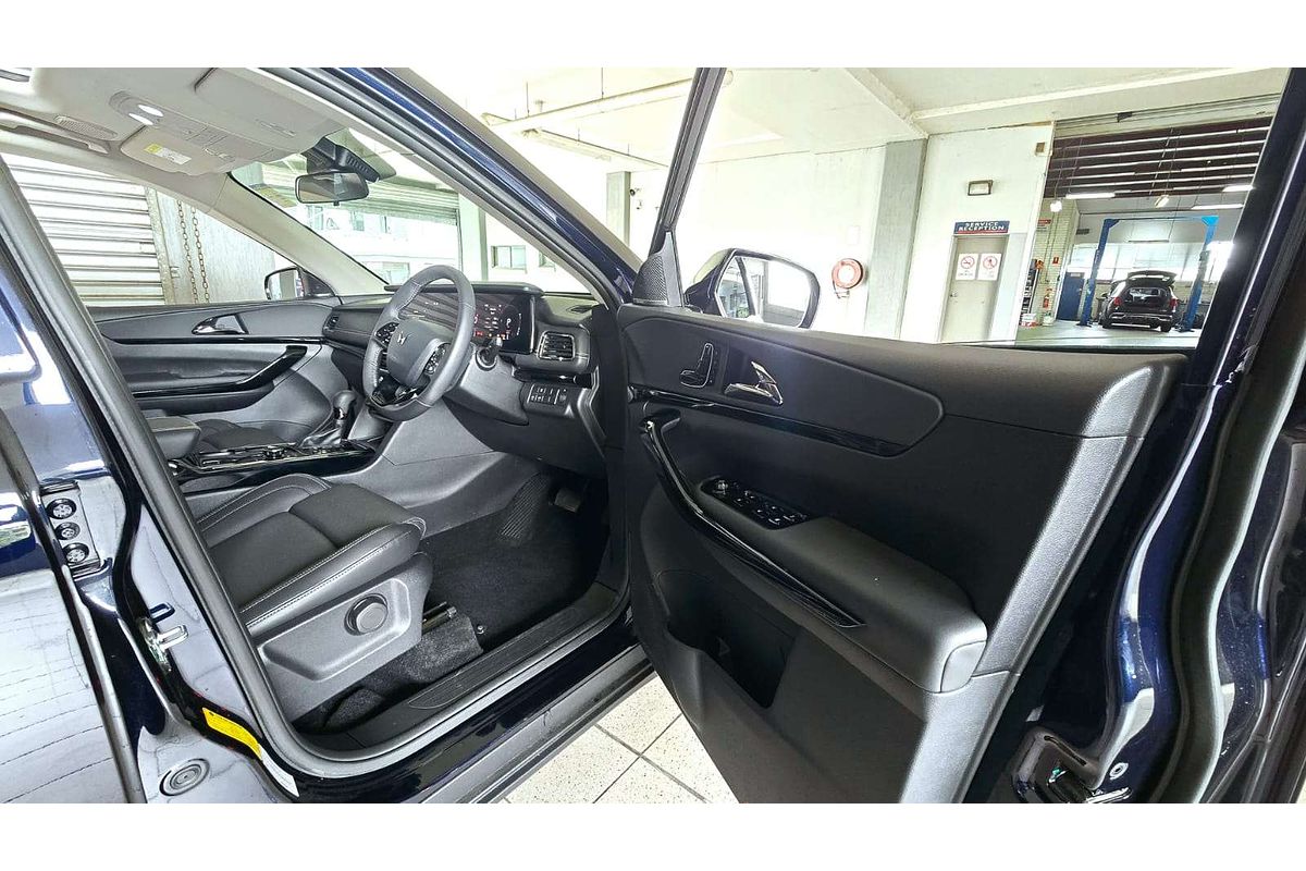 XUV700 AX7 L PET AT 7 SEATER BLK