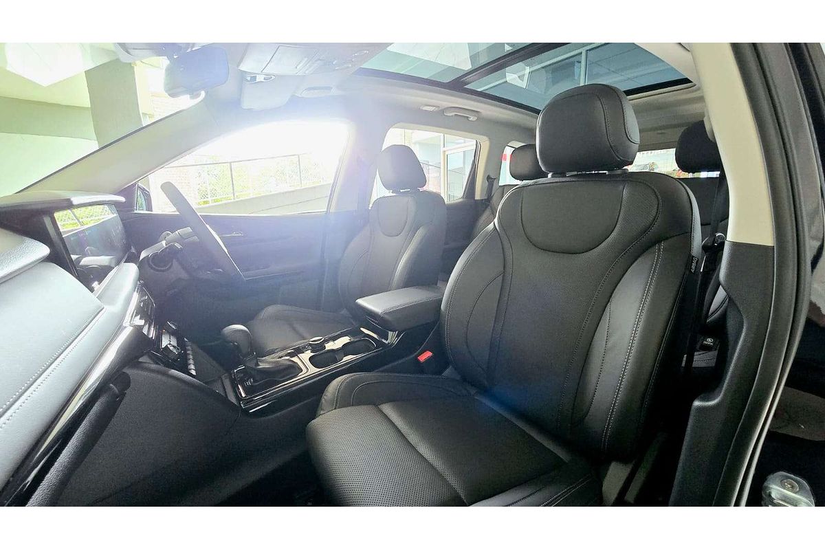 XUV700 AX7 L PET AT 7 SEATER BLK