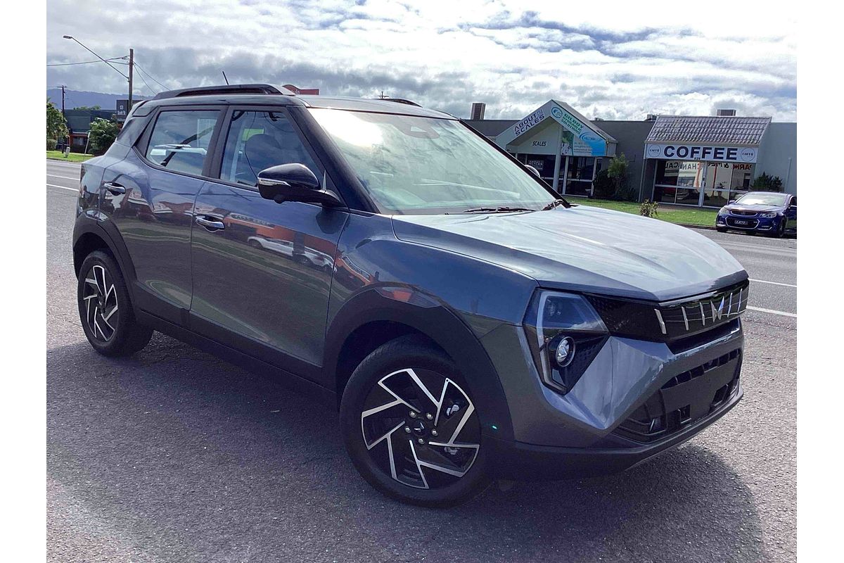 2025 Mahindra XUV3XO AX7L