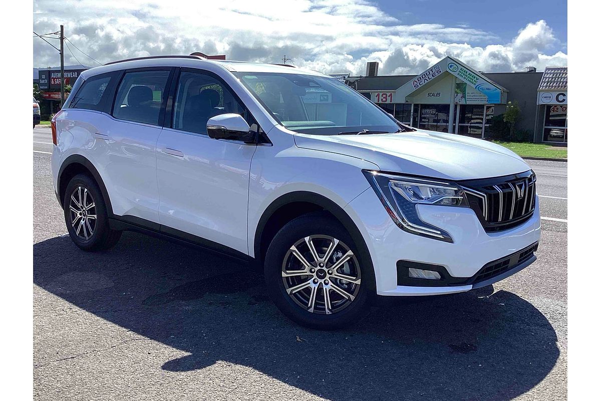 2025 Mahindra XUV700 AX7L