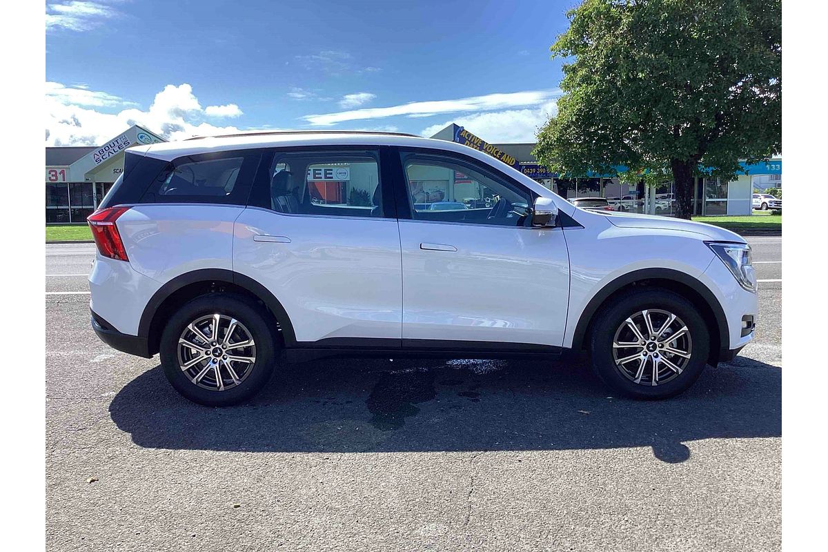 2025 Mahindra XUV700 AX7L