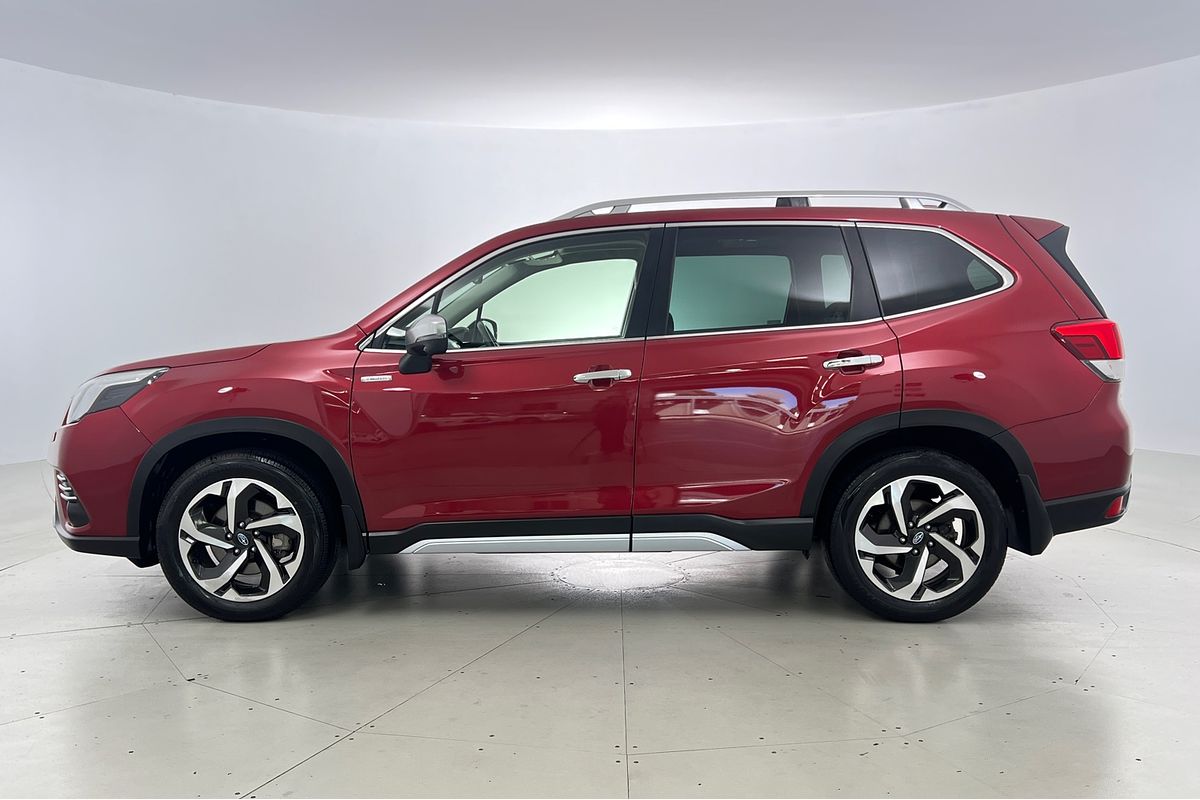 2022 Subaru Forester Hybrid S S5