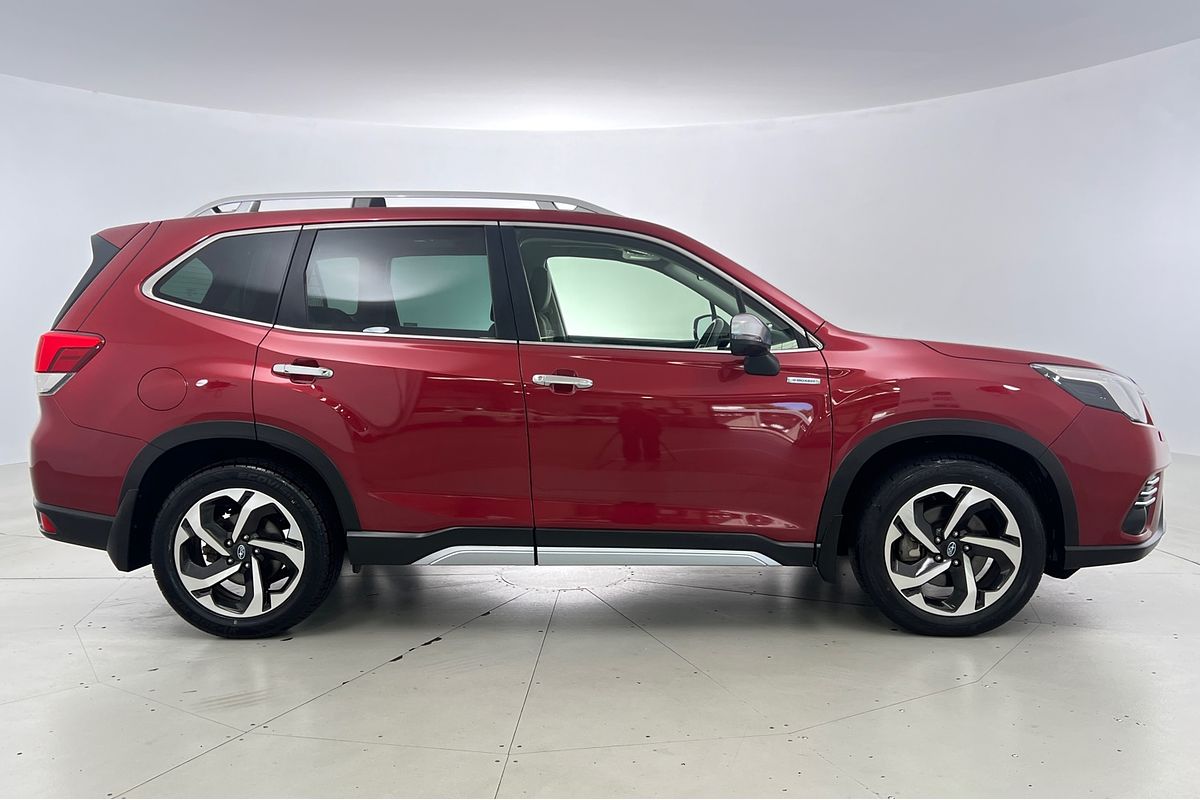 2022 Subaru Forester Hybrid S S5