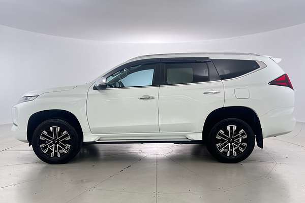 2022 Mitsubishi Pajero Sport GLS QF thumb-1