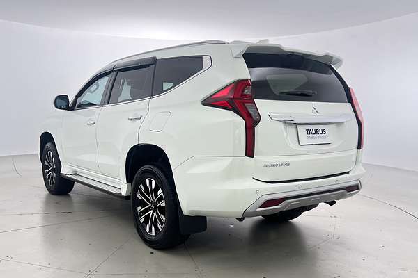 2022 Mitsubishi Pajero Sport GLS QF thumb-2