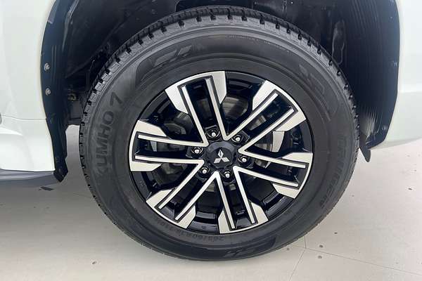 2022 Mitsubishi Pajero Sport GLS QF thumb-19