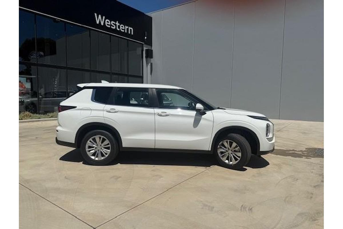 2025 Mitsubishi Outlander ES ZM