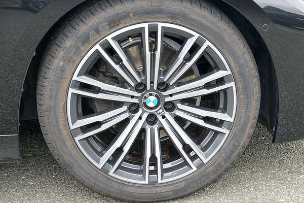 2021 BMW 3 Series 320i M Sport G20 thumb-3