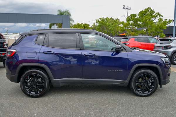 2023 Jeep Compass Night Eagle M6 thumb-4