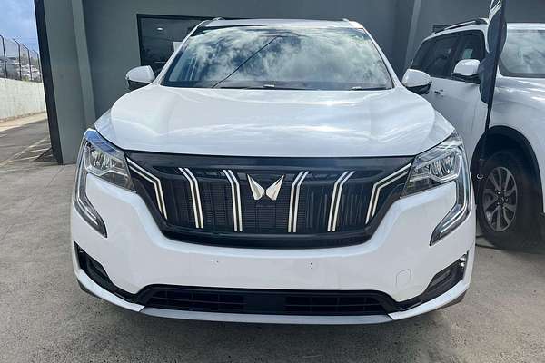 2025 Mahindra XUV700 AX7L