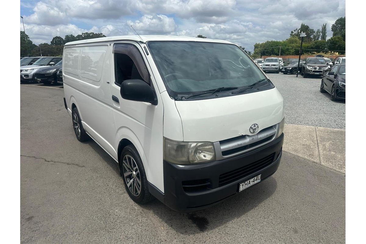 2007 Toyota Hiace KDH201R LWB
