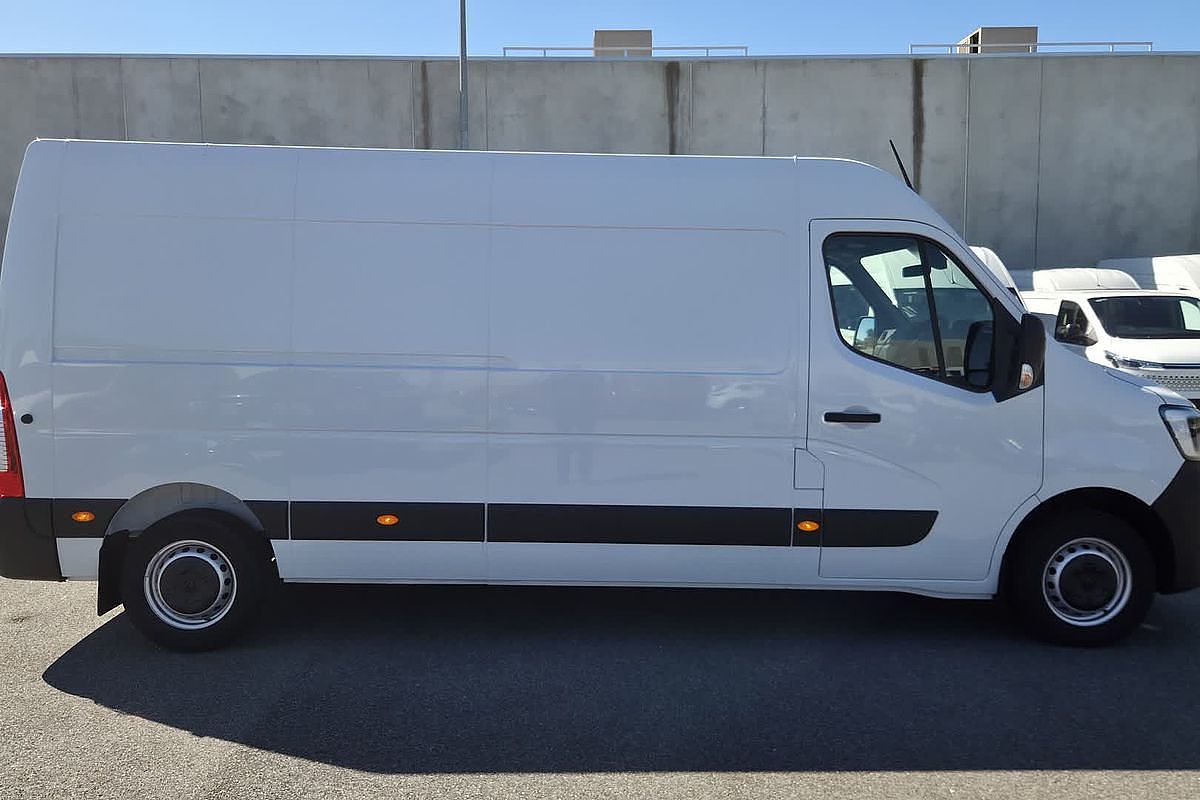 2025 Renault Master Pro 110kW X62 Phase 2 LWB Mid Roof
