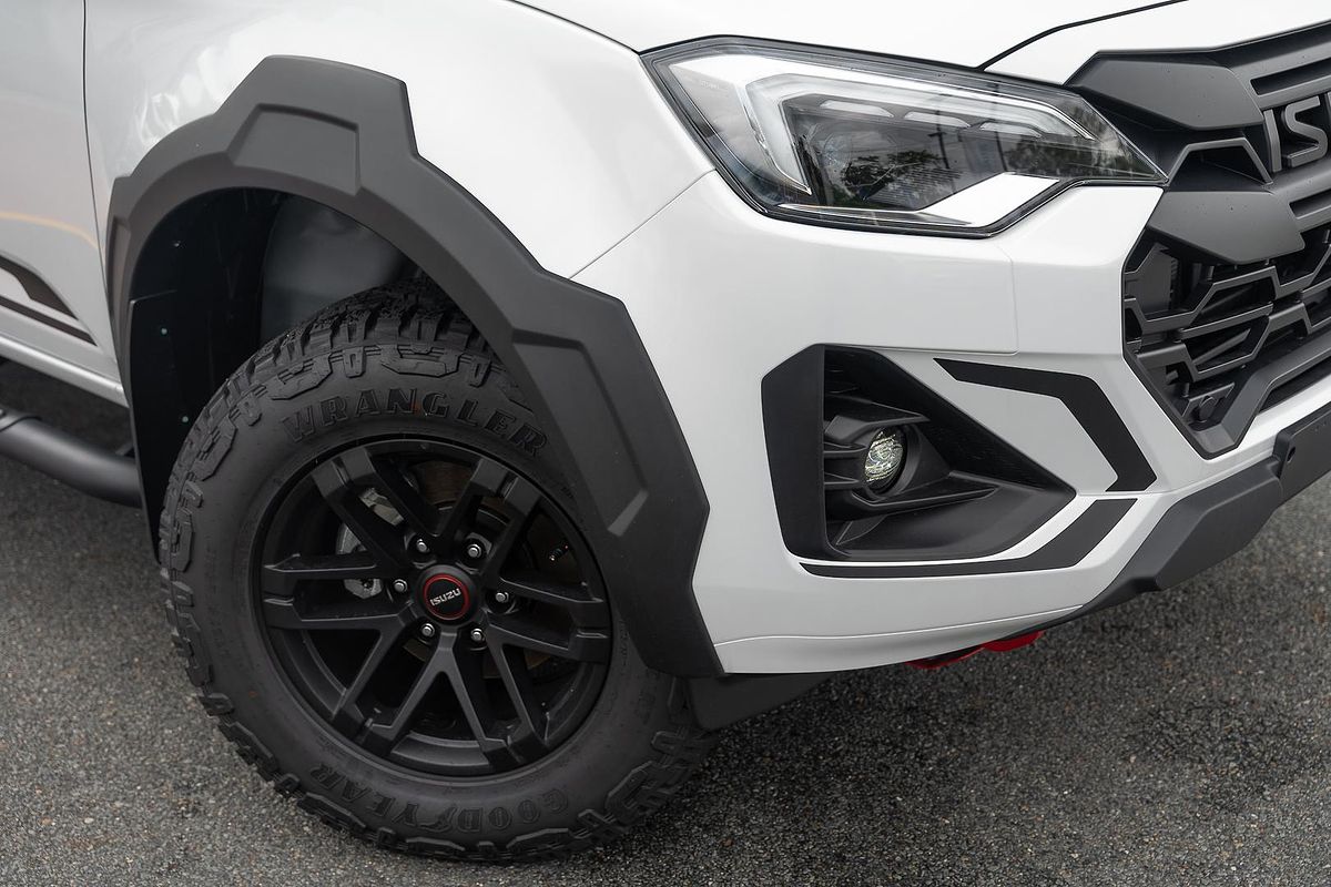 2025 Isuzu D-MAX BLADE 4X4