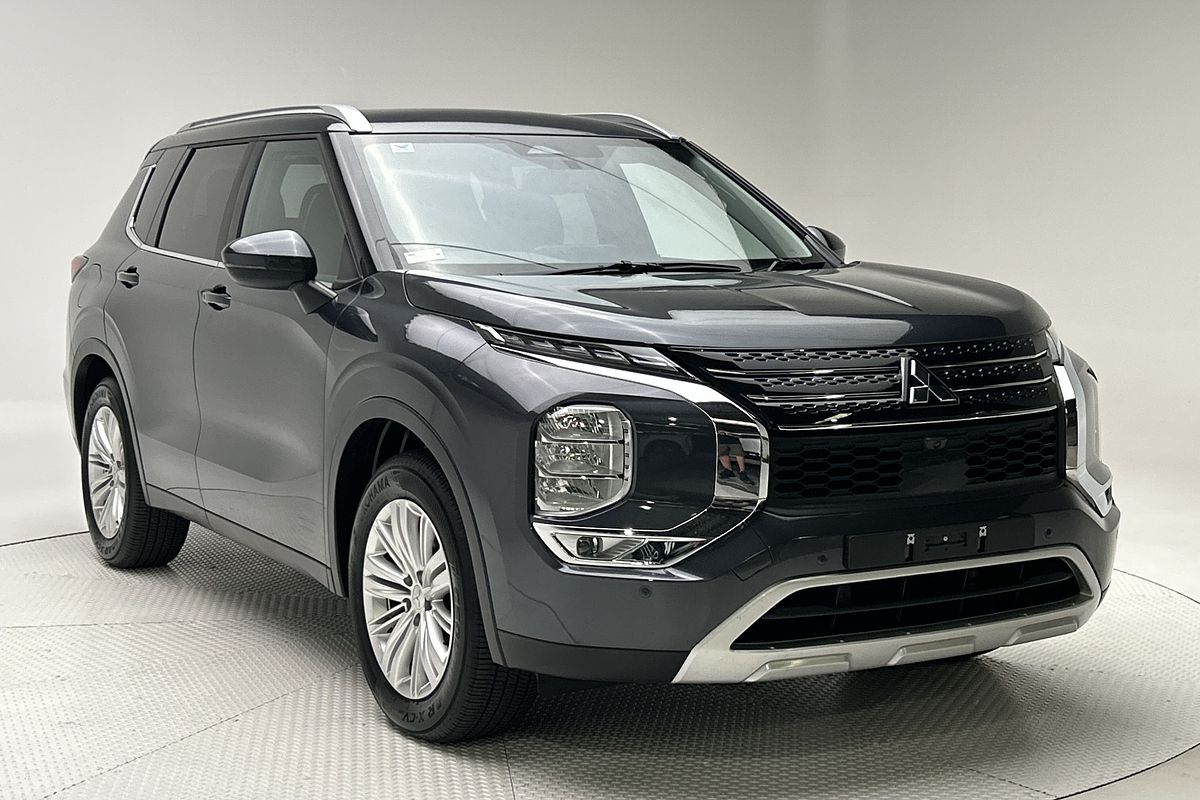 2024 Mitsubishi Outlander LS ZM