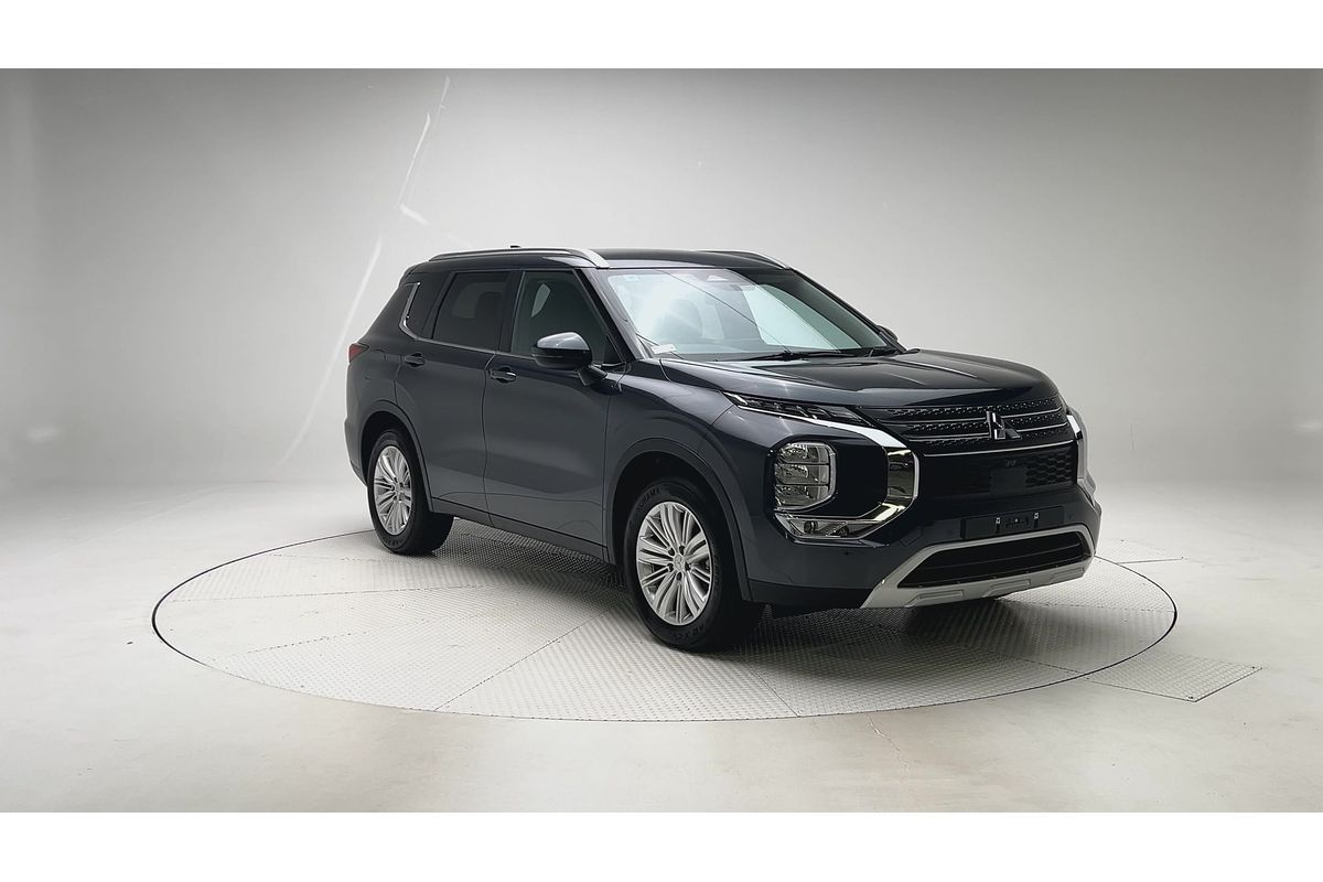 2024 Mitsubishi Outlander LS ZM