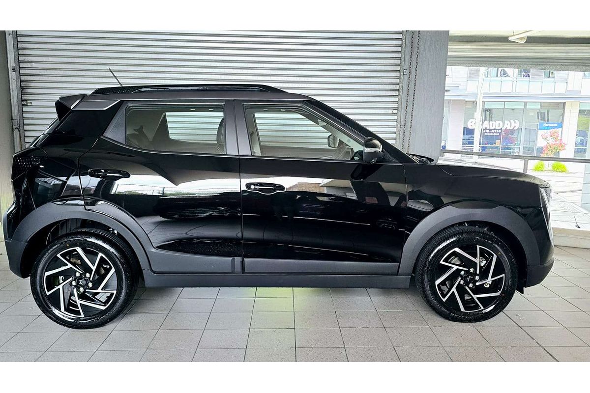 XUV 3X0 AX7L PM AT EXP ZY