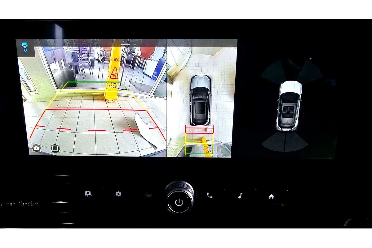 XUV 3X0 AX7L PM AT EXP ZY