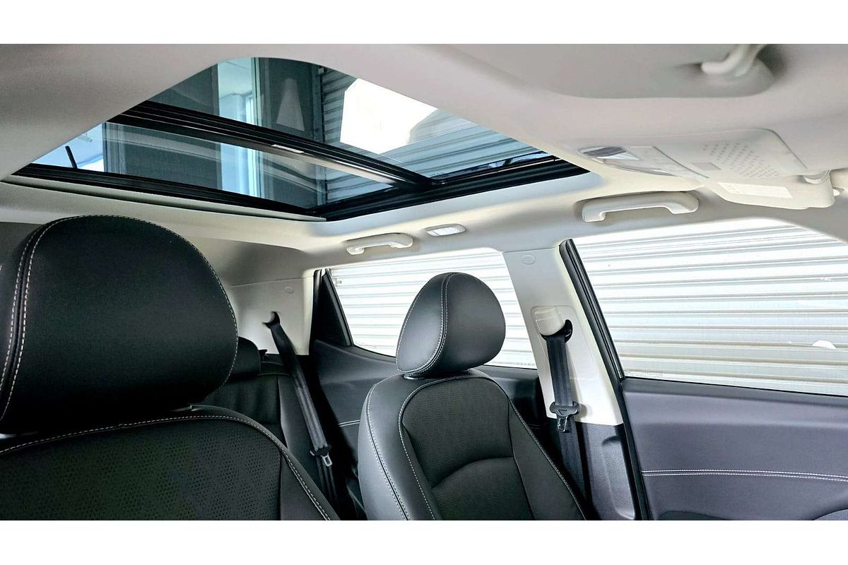 XUV 3X0 AX7L PM AT EXP ZY