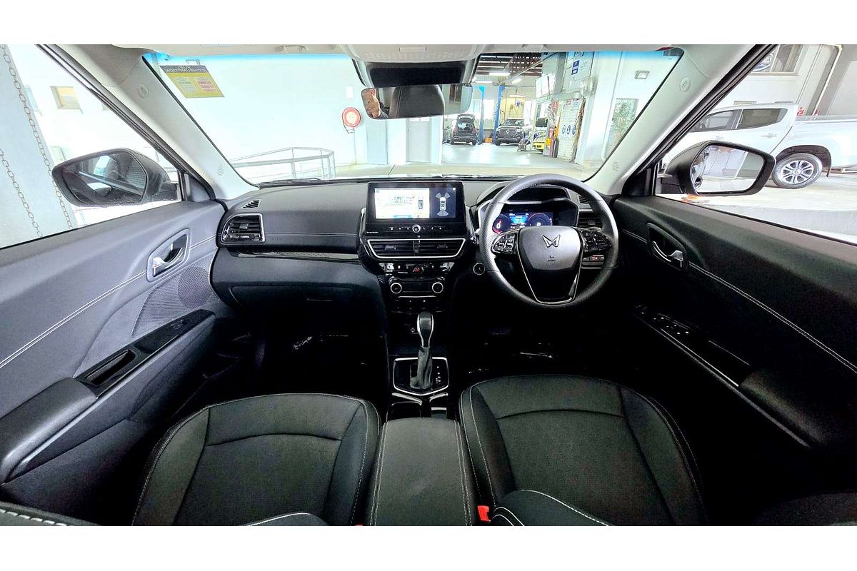 XUV 3X0 AX7L PM AT EXP ZY