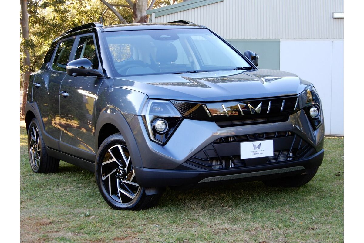 2025 Mahindra XUV 3XO AX7L
