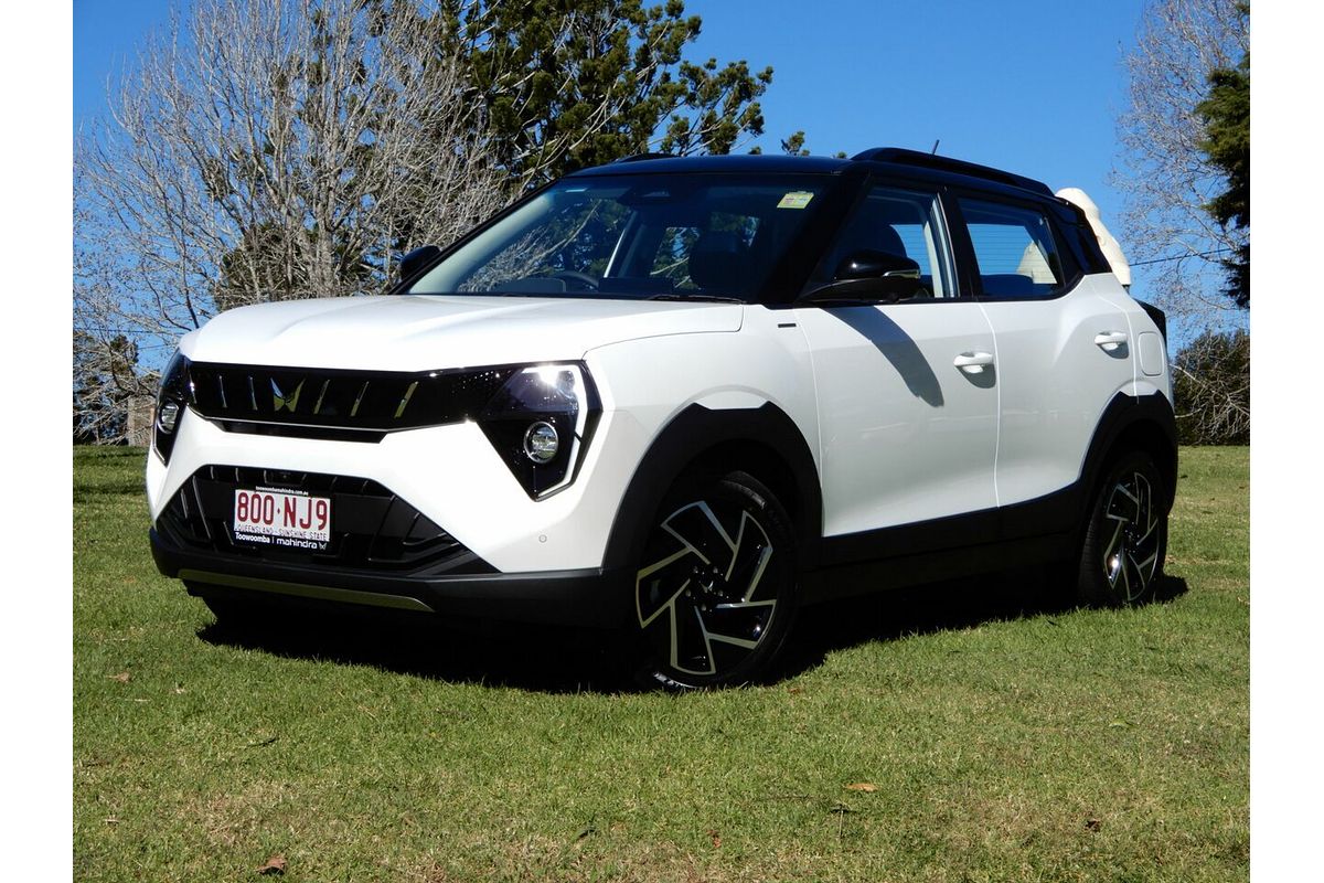 2025 Mahindra XUV 3XO AX7L